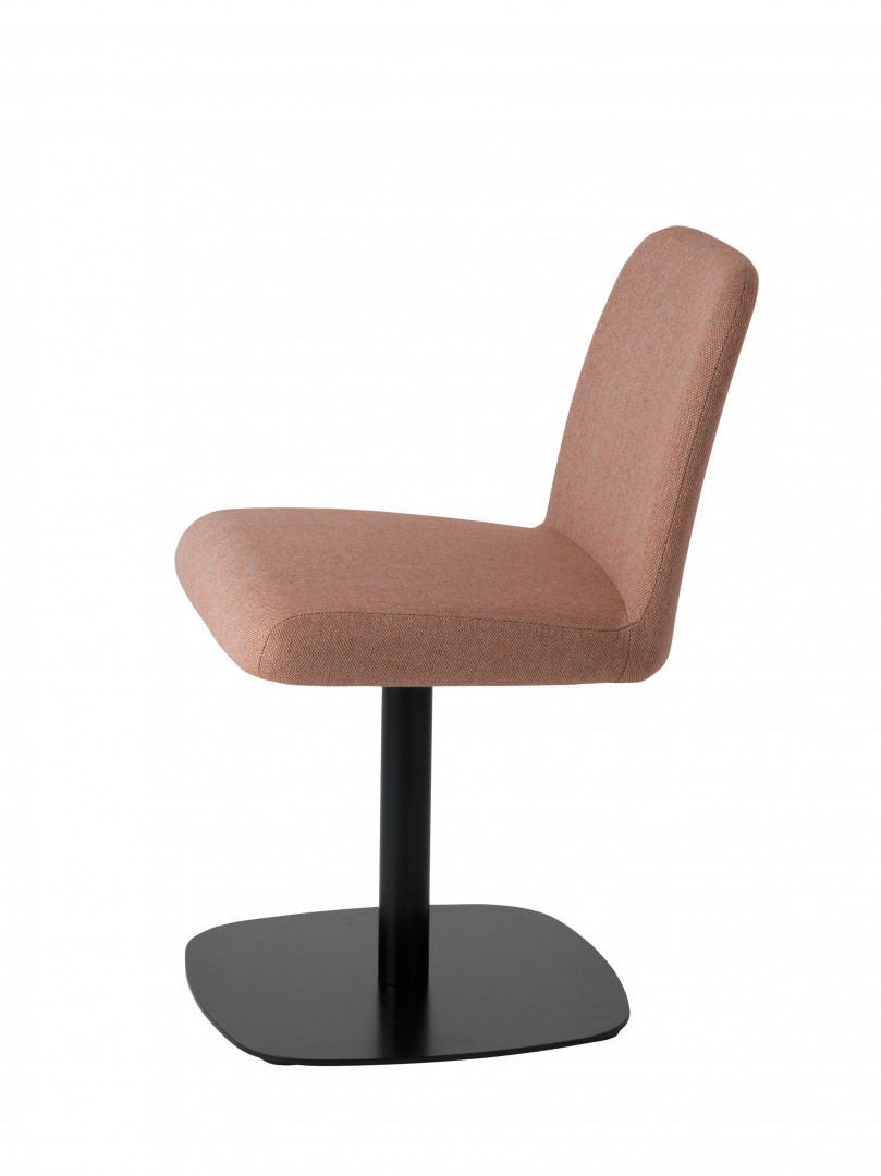 Myra 674 Вращающийся стул с центральной стальной основой. Сиденье и спинка мягкие. Et al. Myra