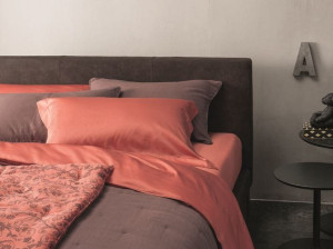 Скоординированная кровать с графическими узорами