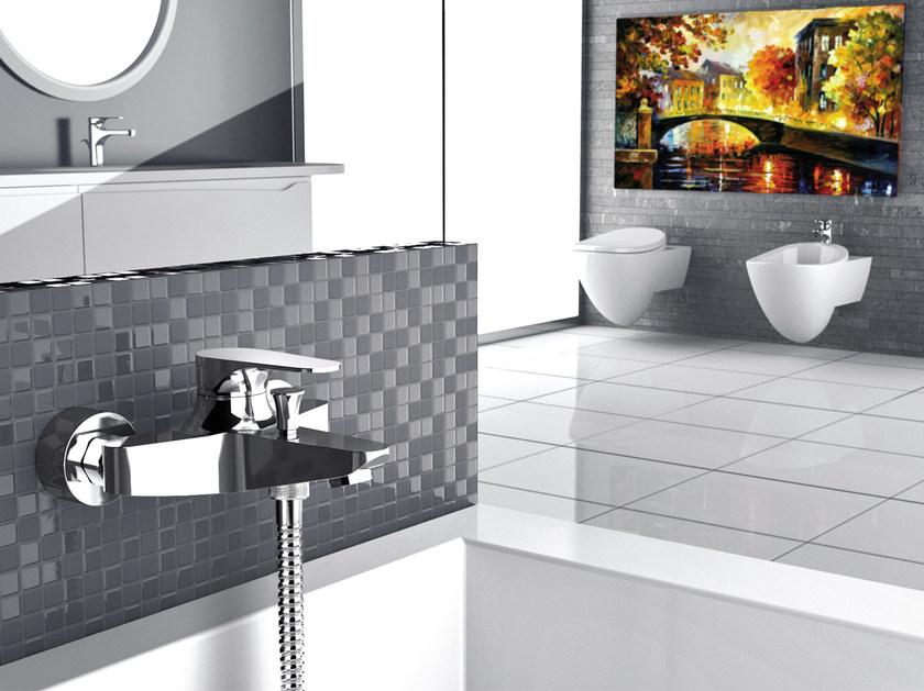 Remer Rubinetterie Смеситель для ванны настенный с ручным душем Class line L 02 - Вид №1