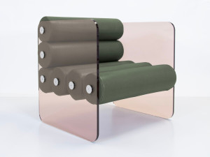 Кресло с подлокотниками