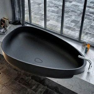 Встраиваемая черная ванна Beyond