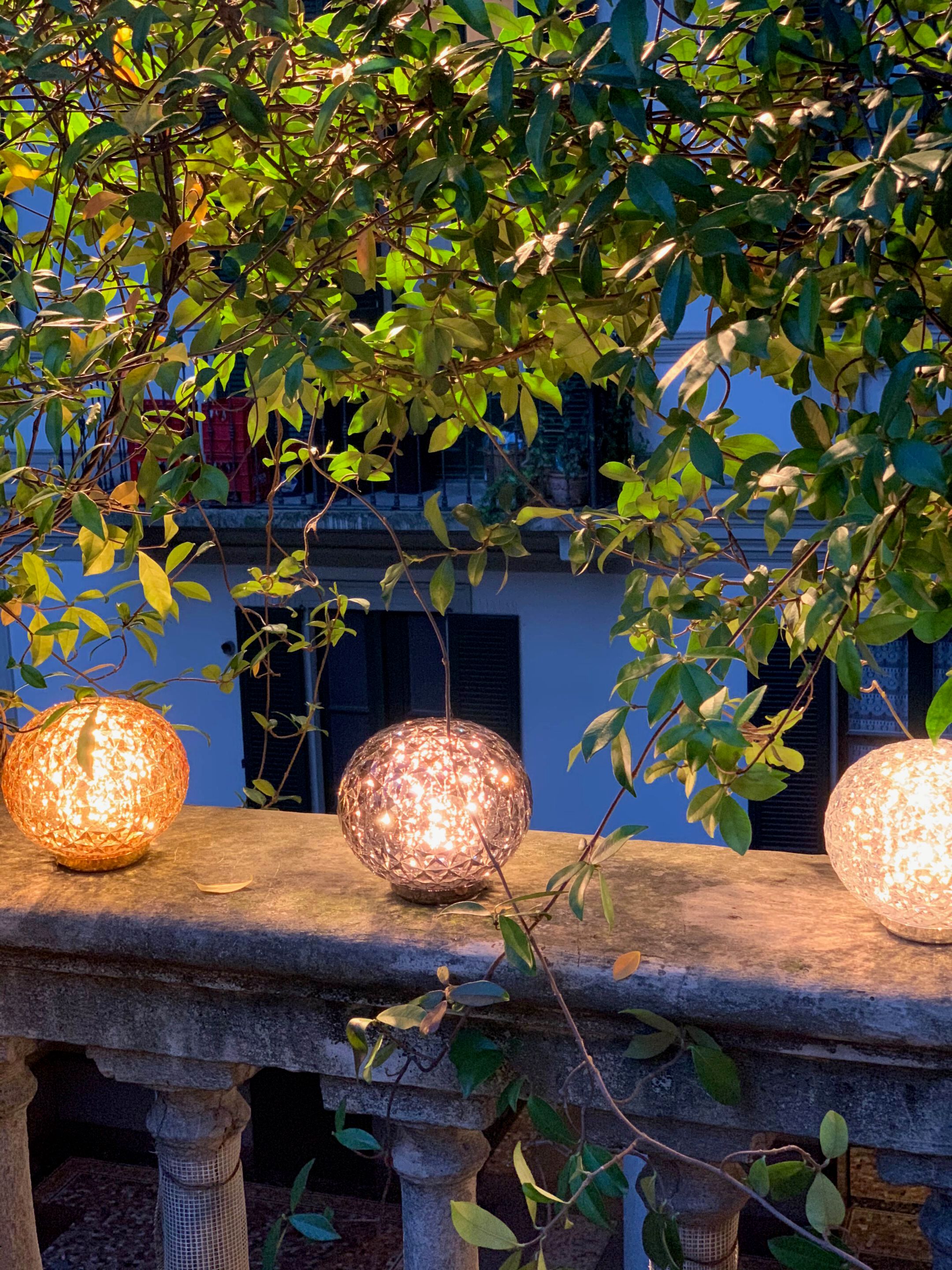 Светодиодная настольная лампа с батарейным питанием PMMA Kartell Planet ARCH-00005509 - Вид №4