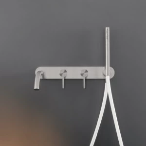 Настенный 2 смесители, установленные для ванной с носиком L. макс. 185 мм и цилиндрический ручной душ диаметр 18 м т  INV54 CEADESIGN