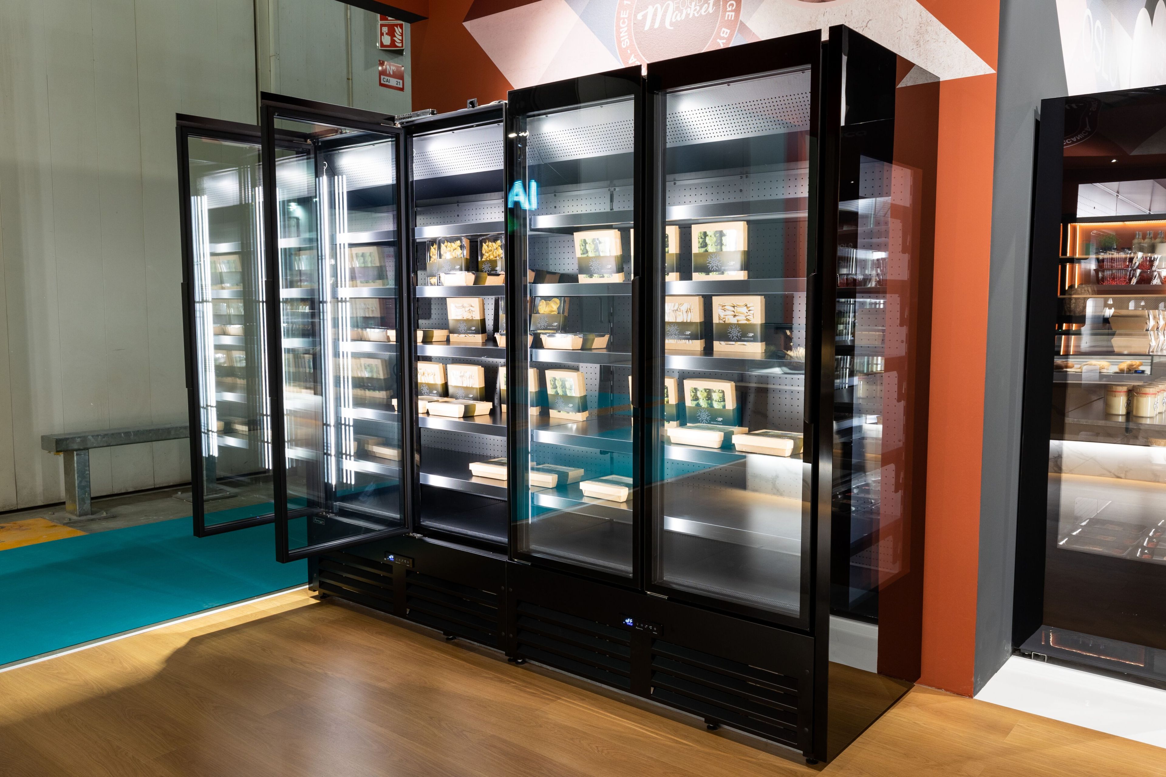 Вертикальная холодильная витрина для самообслуживания Frigomeccanica ARCH-00001490 - Вид №1