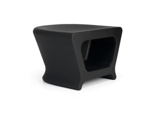 Журнальный столик из полиэтилена