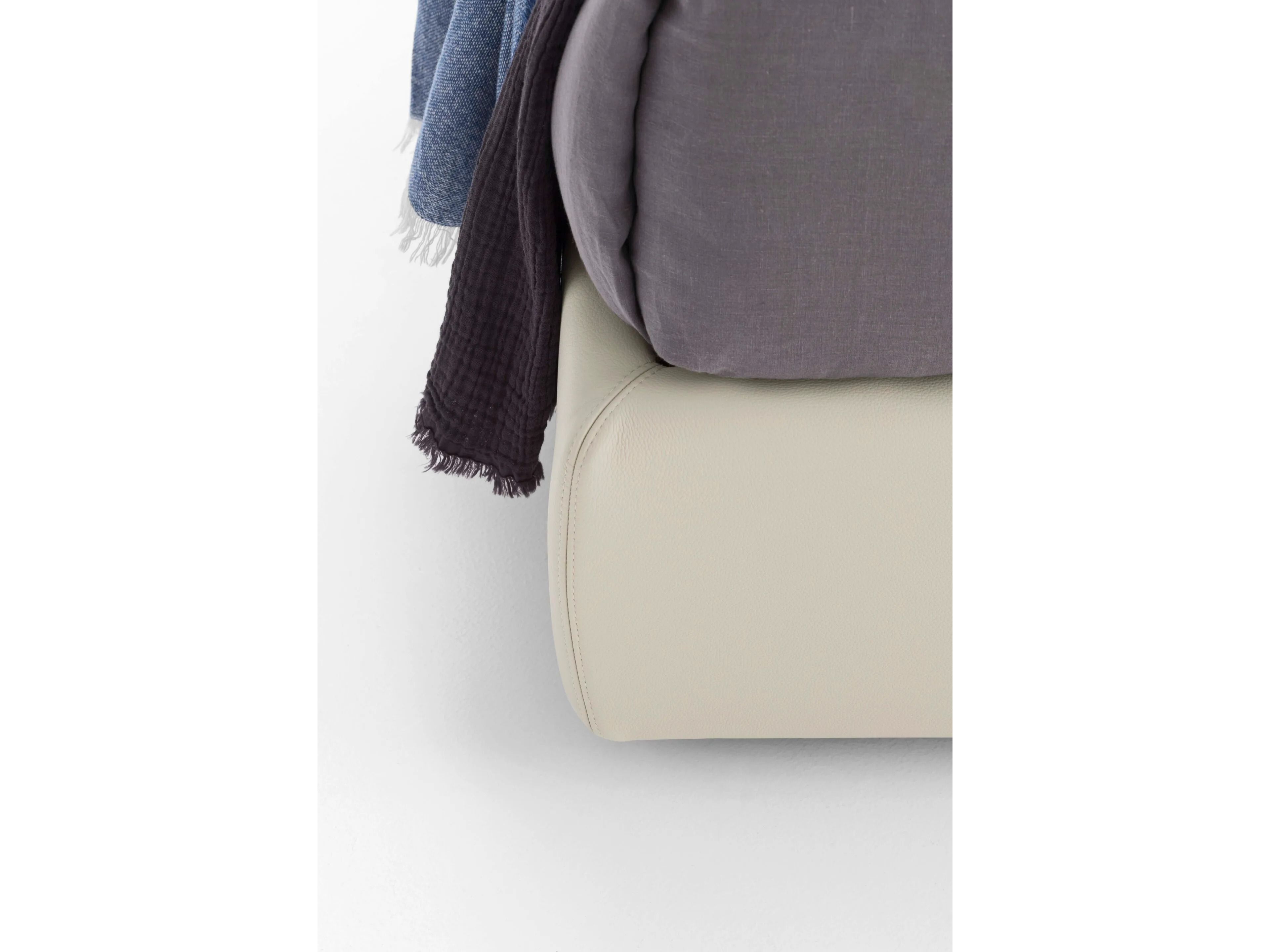 Двуспальная кровать-контейнер с капитонным изголовьем Alf DaFrè MIRAM ARCH-00150049 - Вид №6