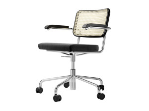 Поворотный стул с мягкой спинкой из тростника