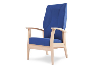 Тканевое кресло с высокой спинкой