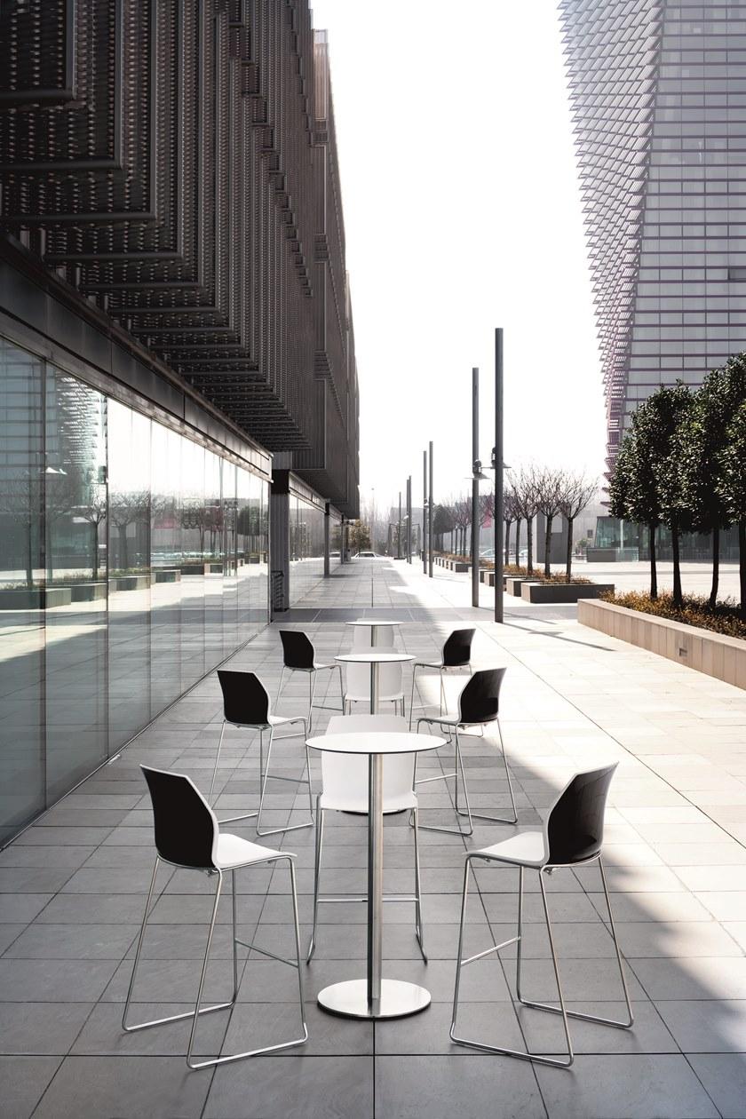 Kastel Табурет из полипропилена на санках с подставкой для ног Kalea sun-id-1352573 - Вид №2