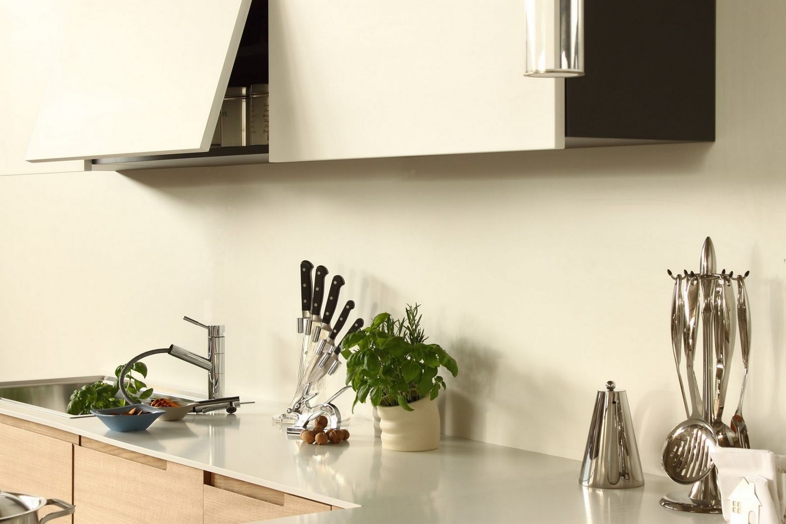 Деревянная кухня с полуостровом Deodara ущелье ARCH-00124659 - Вид №2