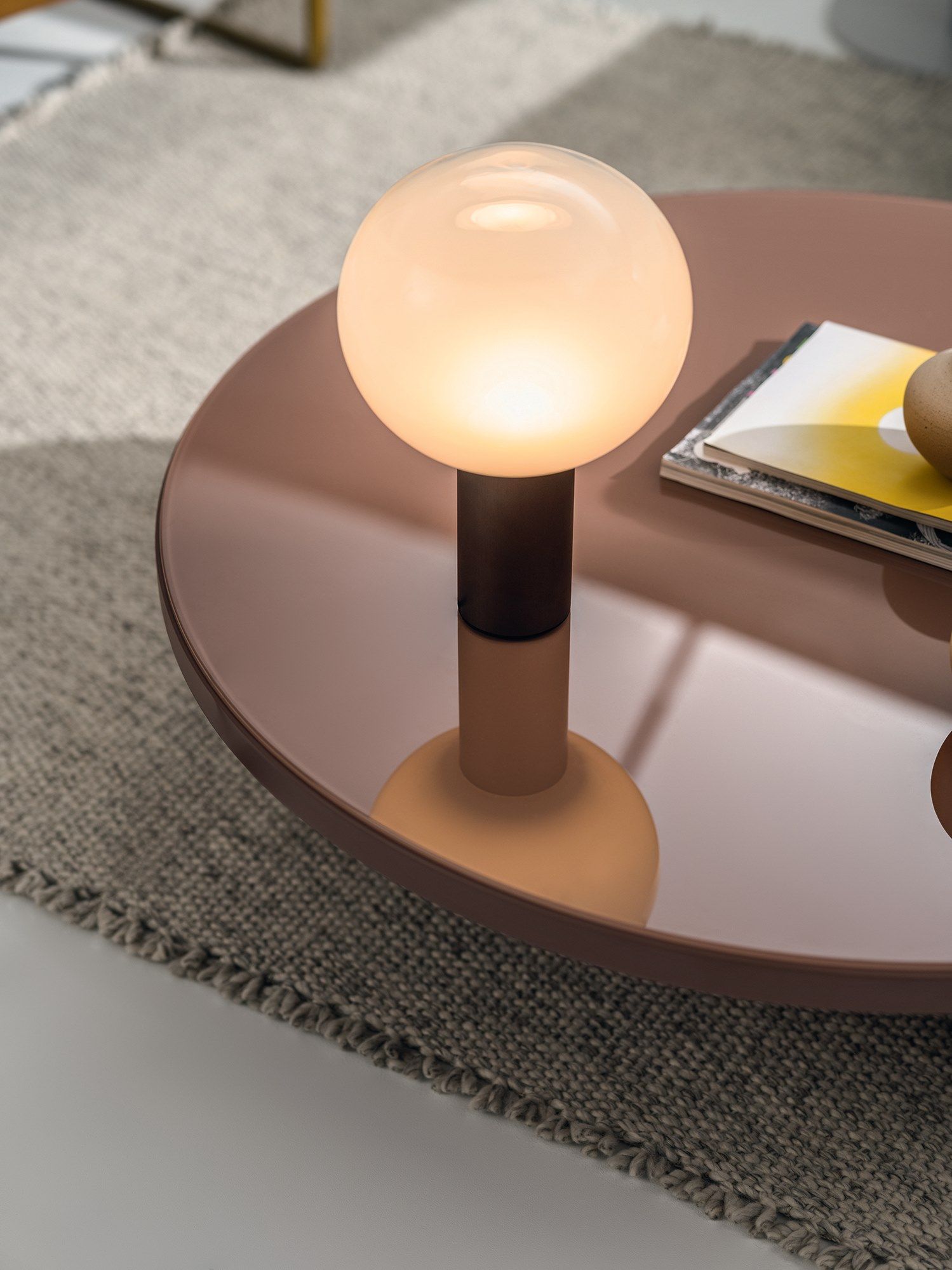 Круглый журнальный столик из МДФ со стеклянной столешницей Arper Roopa ARCH-00126016 - Вид №6