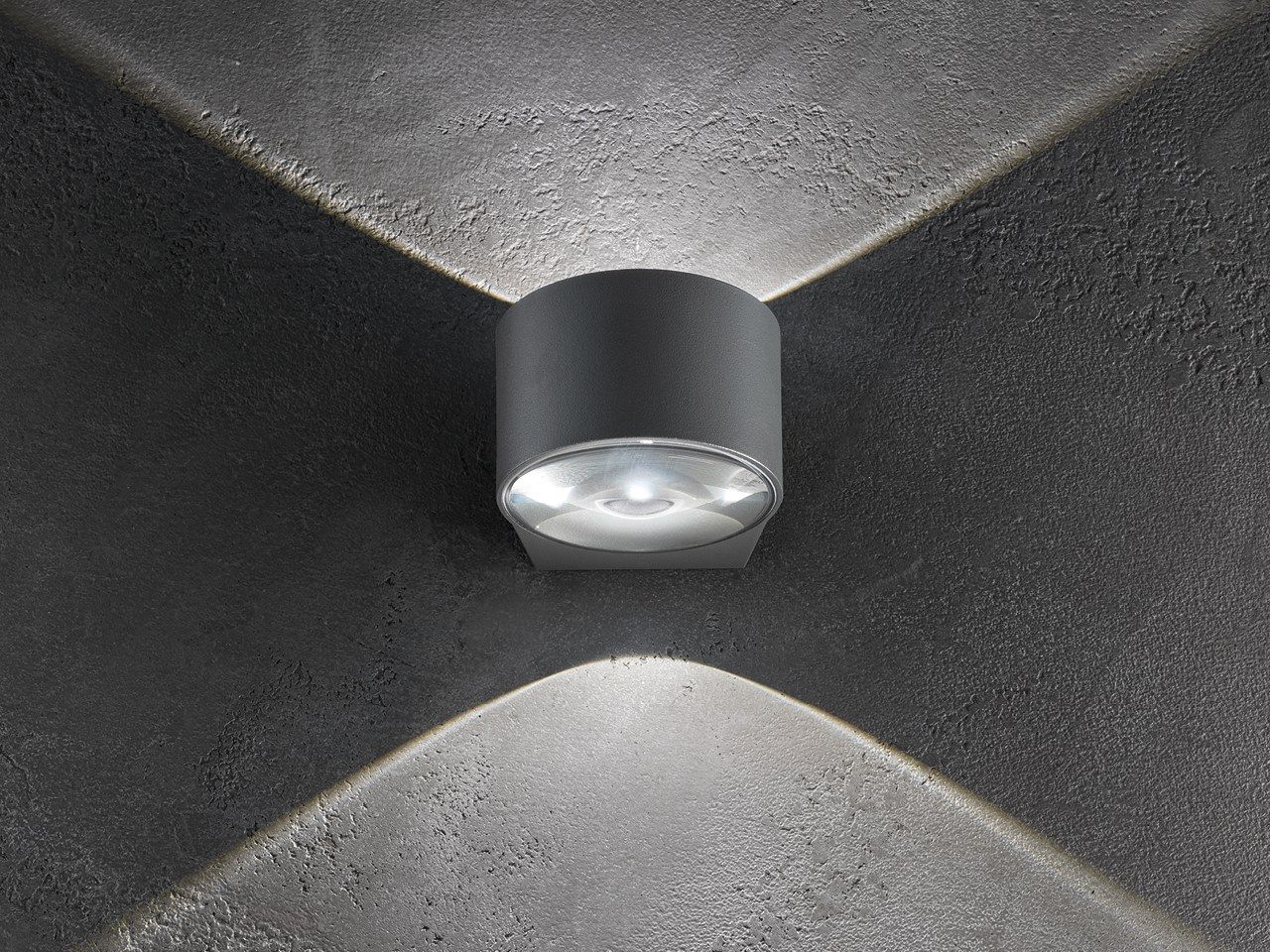 Литой алюминиевый открытый настенный светильник Zafferano Lens ARCH-00143643 - Вид №1