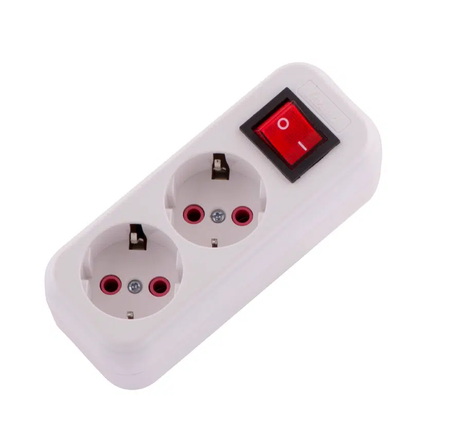 LILA Удлинитель без шнура с заземлением 2 входа, с выключателем белый LEZARD 720-0200-202