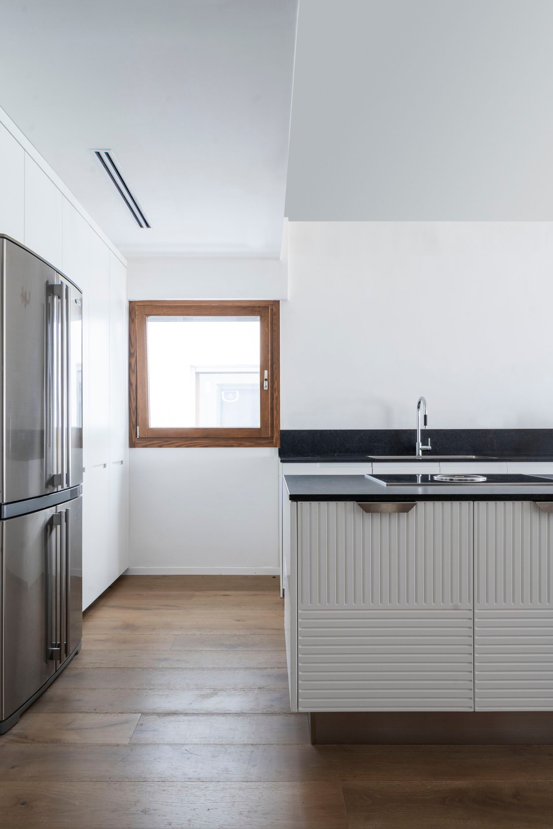 Линейная кухня с островом TM Italia Cucine Miuccia ARCH-00110469 - Вид №1