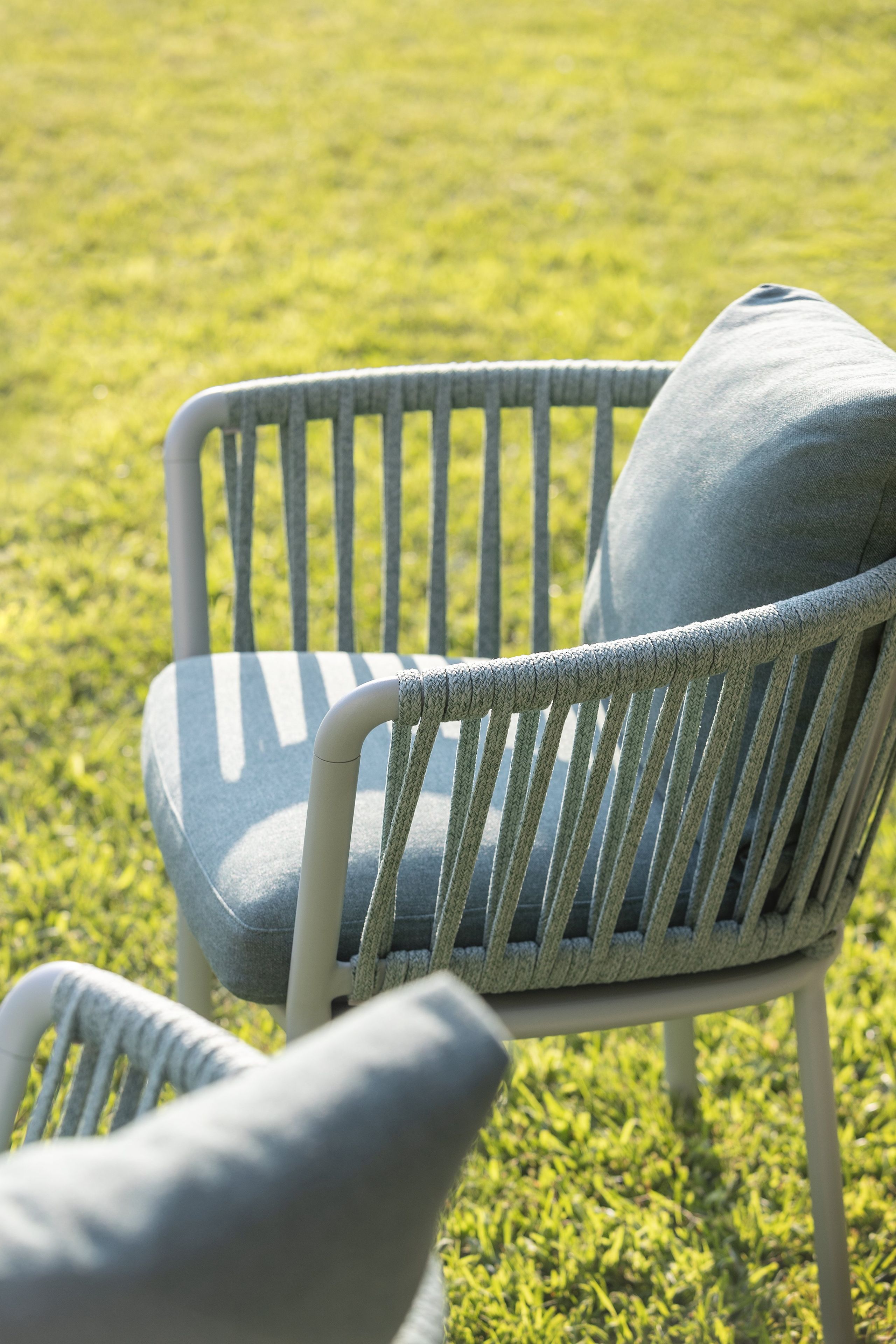 Алюминиевый стул с подлокотниками со встроенной подушкой FAST Ria ARCH-00131232 - Вид №2