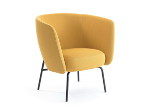 Тканевое кресло с подлокотниками