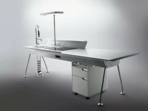 ERNESTOMEDA Кухня с Corian® и столешницей из нержавеющей стали Solaris