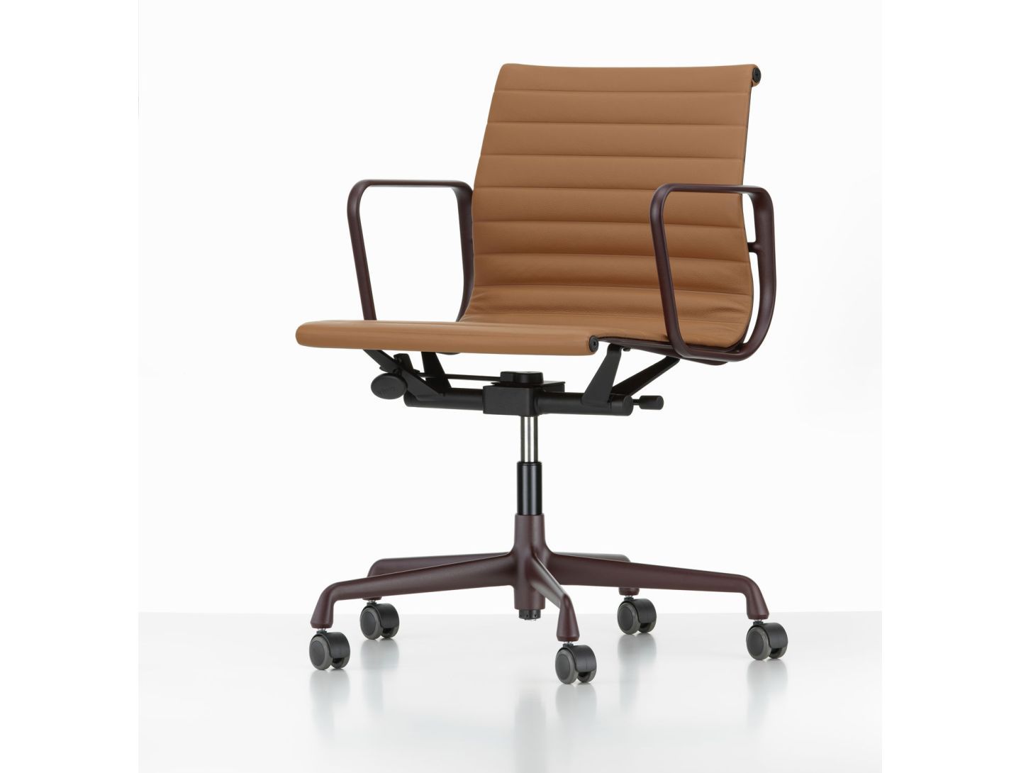 Кожаный поворотный операционный офисный стул с подлокотниками VITRA Eames Aluminium Group ARCH-00047211 - Вид №29