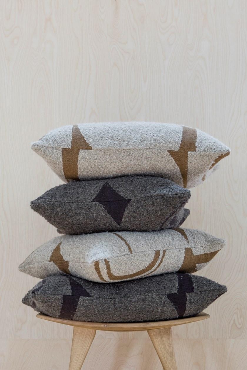 Ethnicraft Прямоугольная подушка из ткани Refined layers 21032/21033 - Вид №9