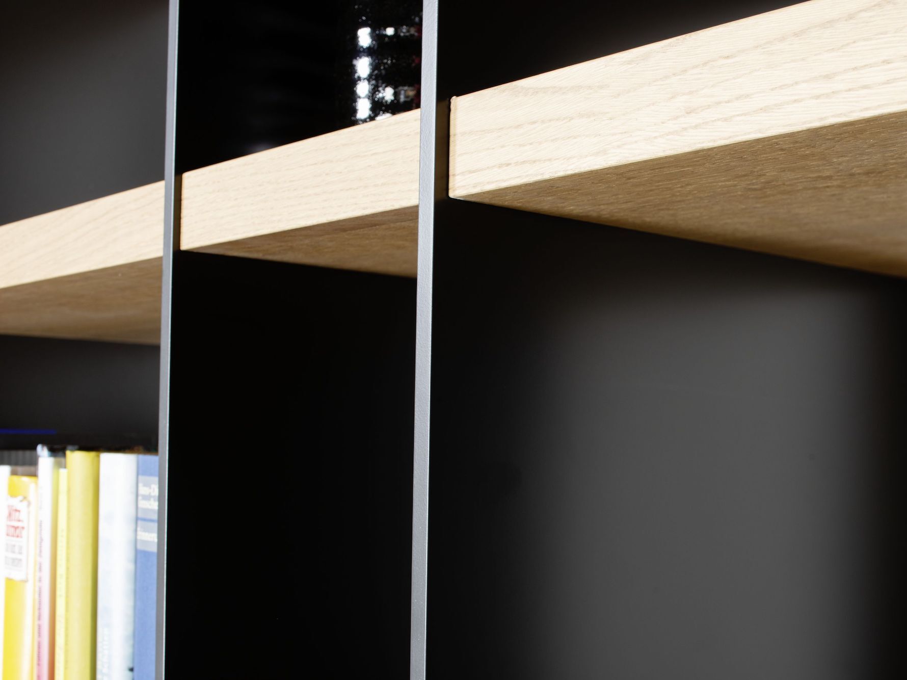 Низкий ТВ-шкаф с книжным шкафом Sudbrock Möbelhandwerk лестница ARCH-00121697 - Вид №1