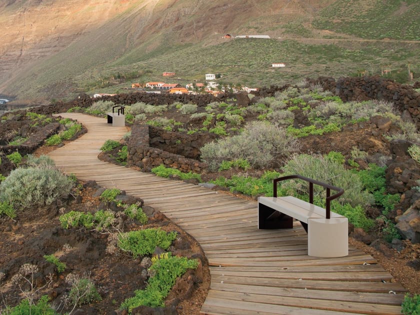 Скамья со спинкой ULMA Architectural Solutions LUR ARCH-00043157