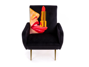 Деревянное кресло