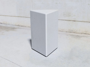 Стол для общественных мест из армированного волокном бетона