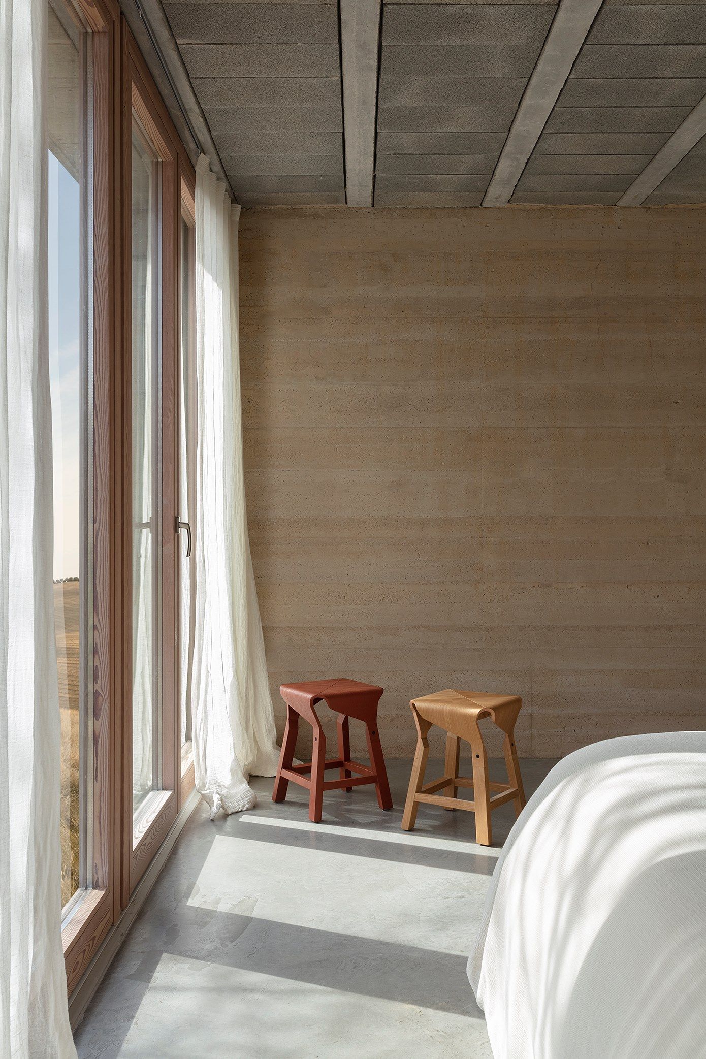 Деревянный низкий стул с подставкой для ног Vergés Naoshima ARCH-00055784 - Вид №10