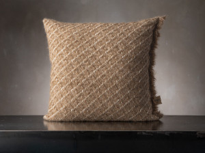 Квадратная подушка из мохера