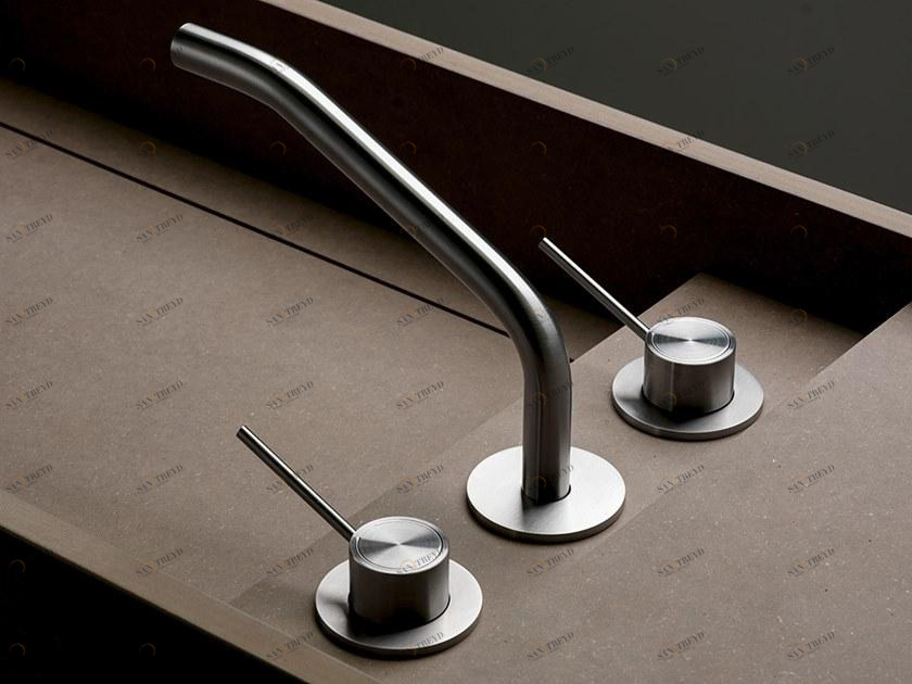 MINA Смеситель для раковины на три отверстия Corsivo 11817