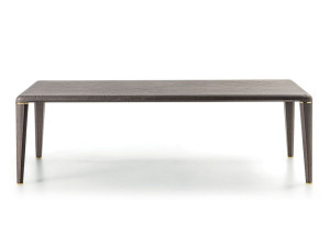 Деревянный обеденный стол