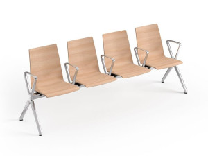 Сиденье на деревянном полу с подлокотниками