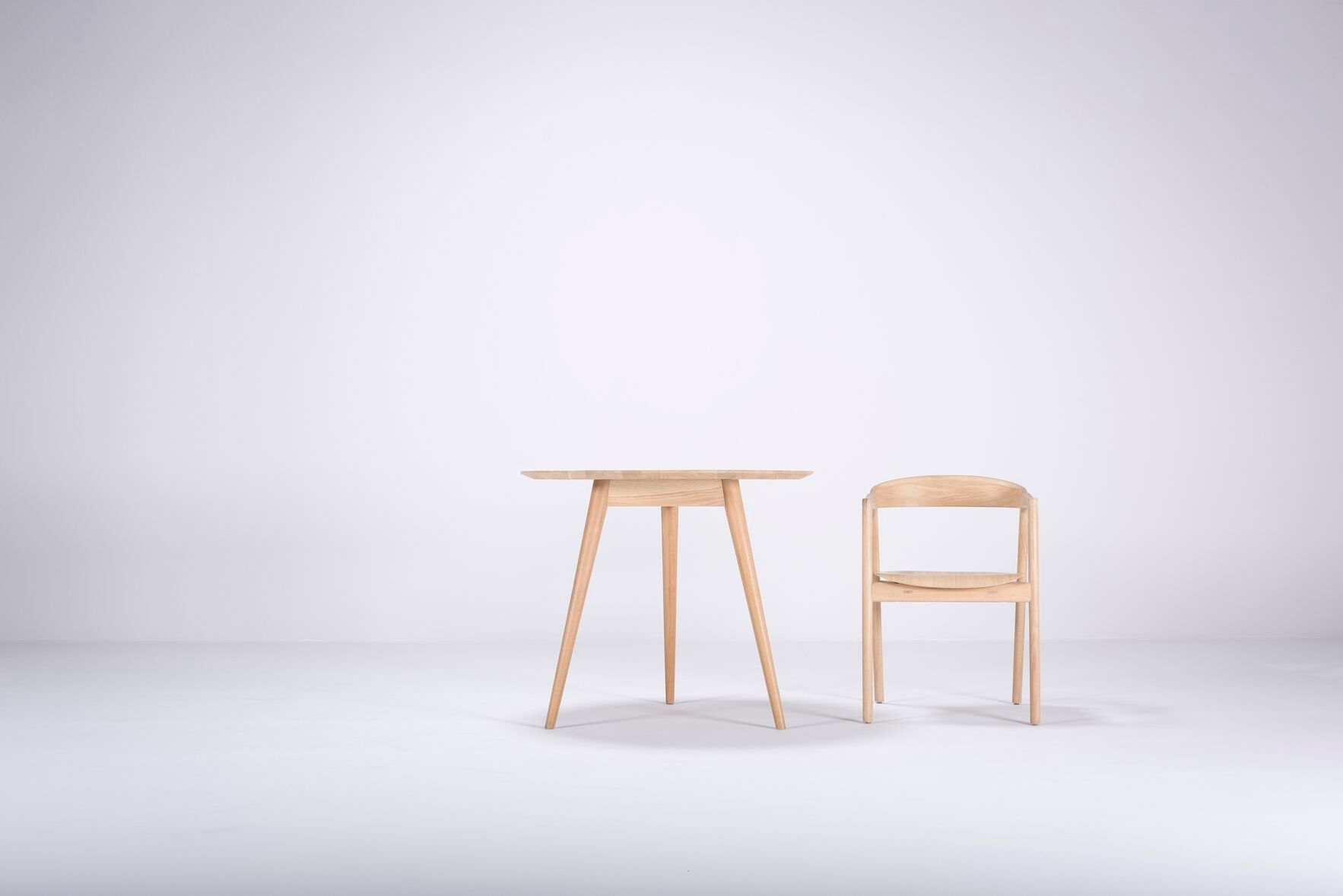 Круглый дубовый стол Gazzda Stafa ARCH-00041637 - Вид №5