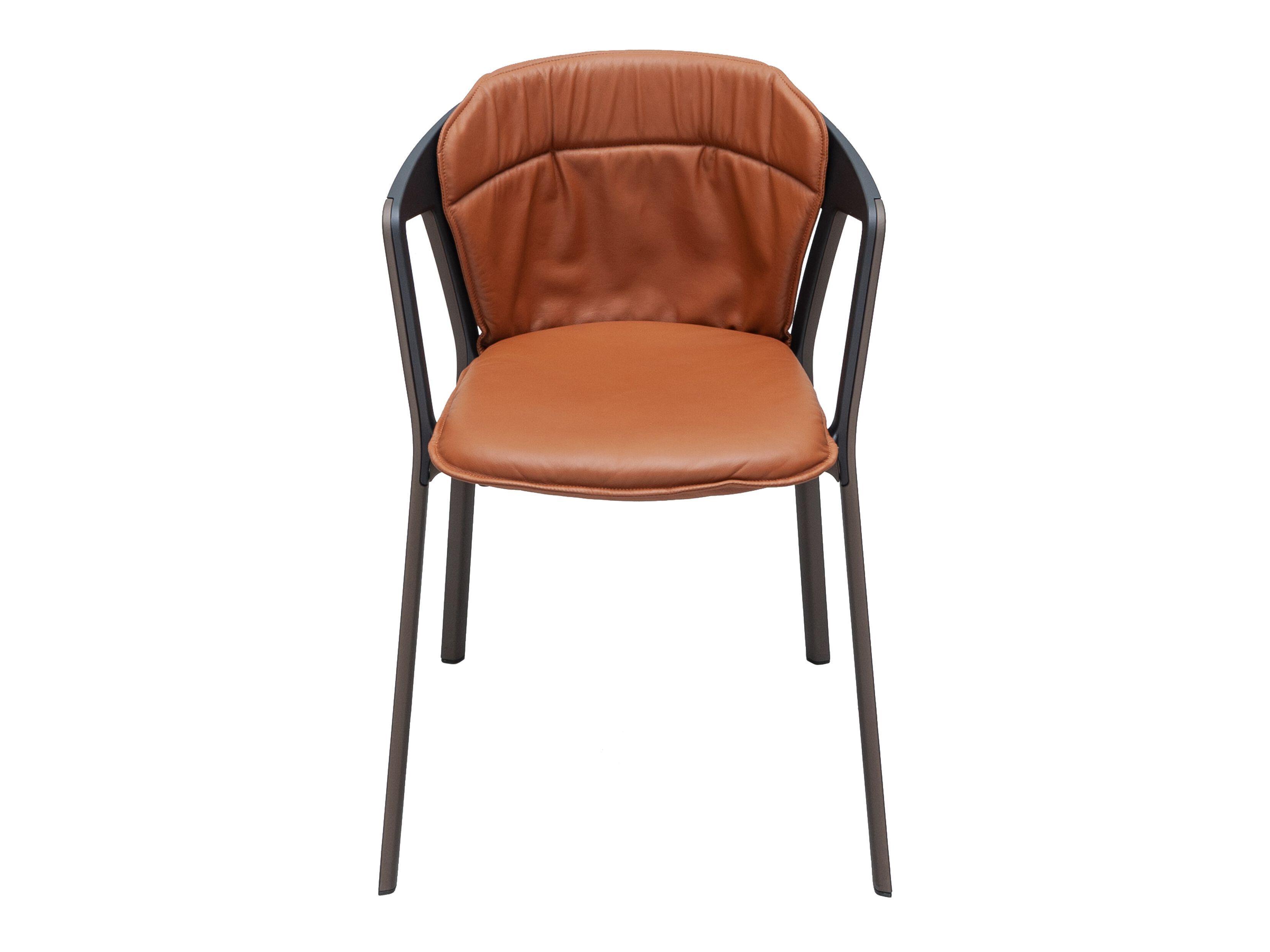 Стул из полипропилена с мягким сиденьем Kristalia Compas ARCH-00100536