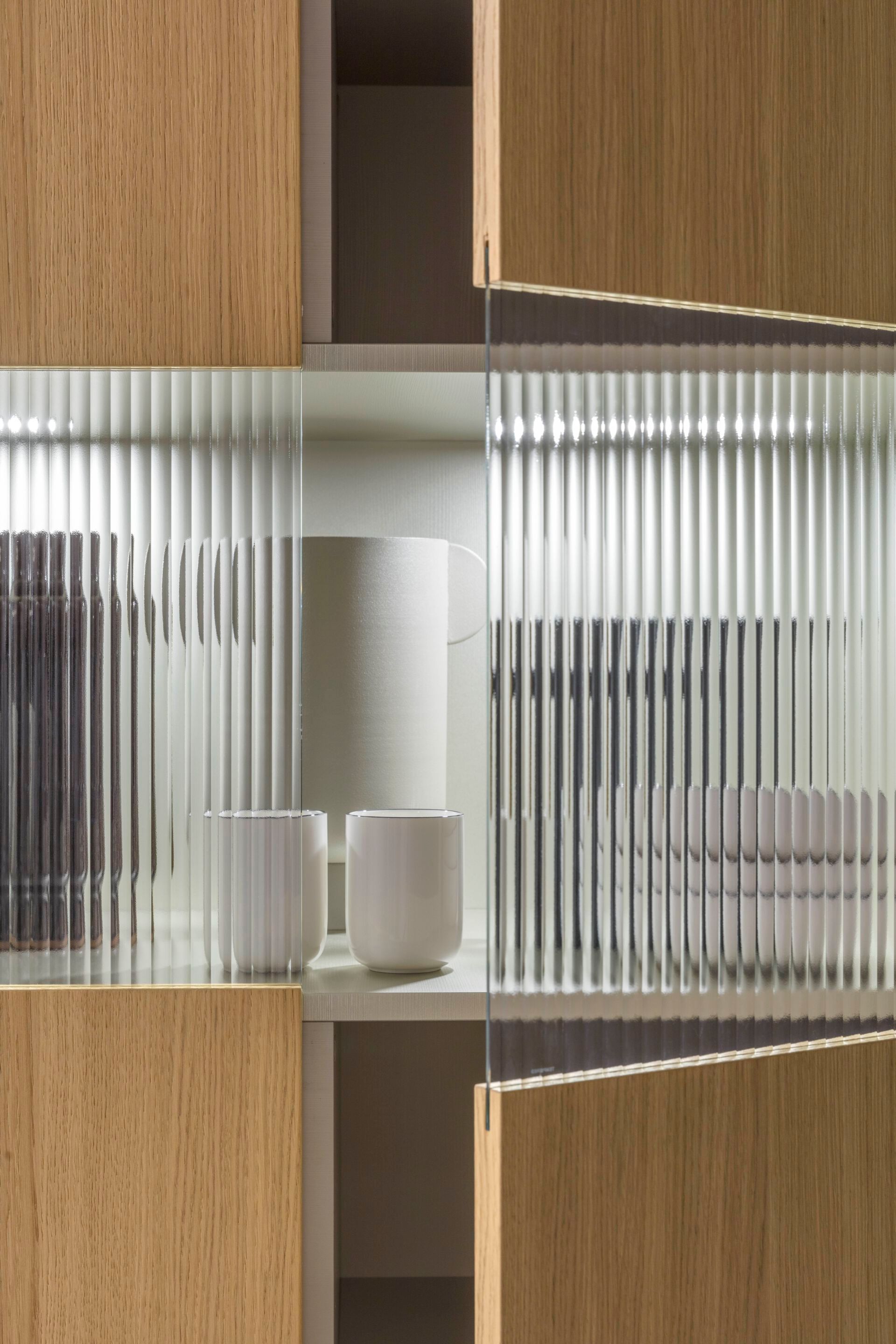 Деревянный шкаф с распашными дверцами Alf DaFrè Metropolis ARCH-00087981 - Вид №10