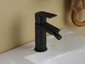 Латунный однорычажный смеситель для биде с поворотным горлышком