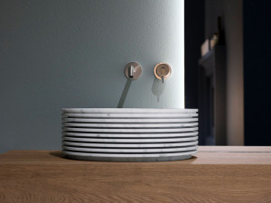 Столешница из каррарского мрамора