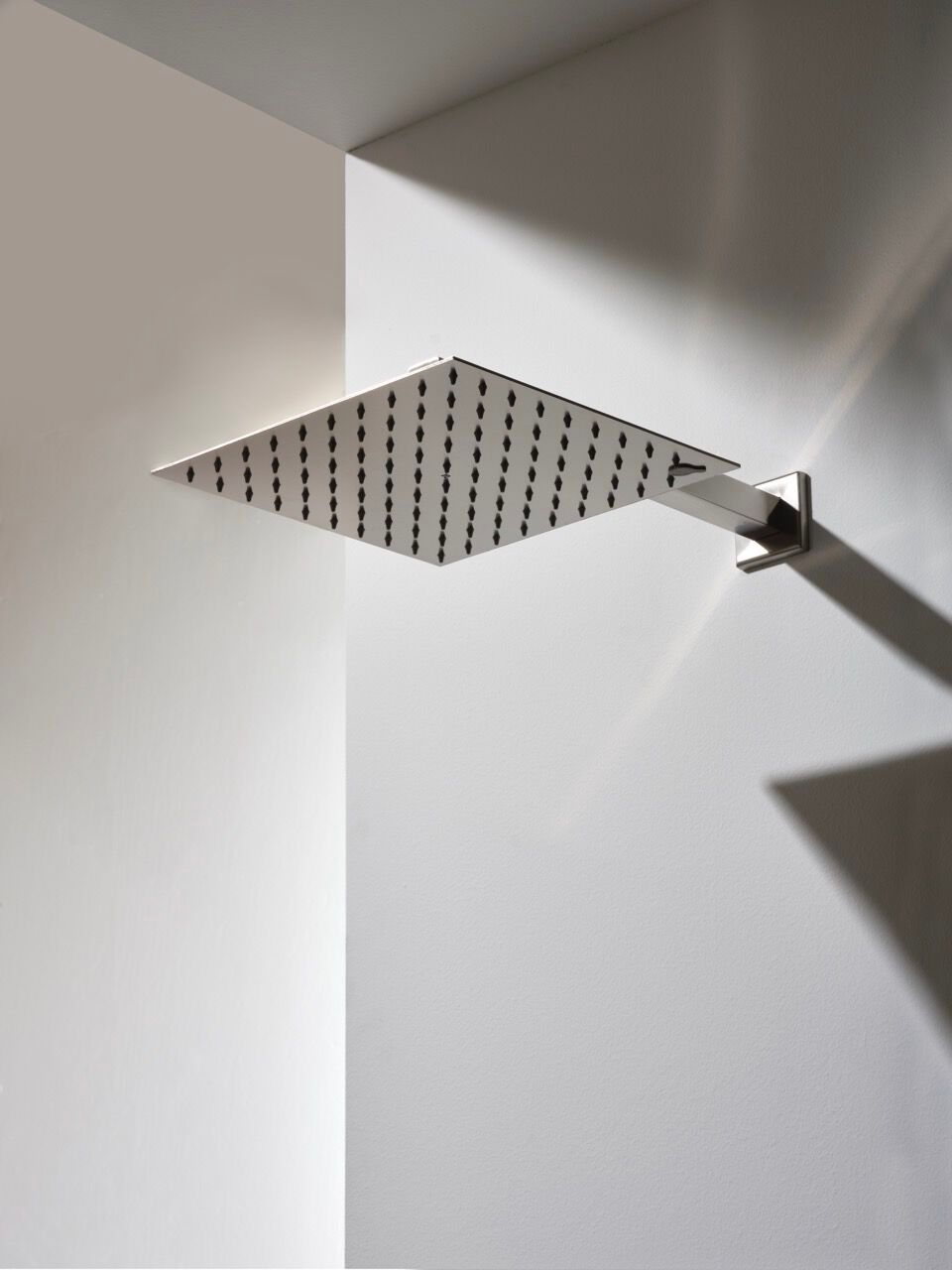 Квадратная душевая головка из нержавеющей стали с кронштейном BEAMTECH HALLEY HALQ256 ARCH-00031600 - Вид №2