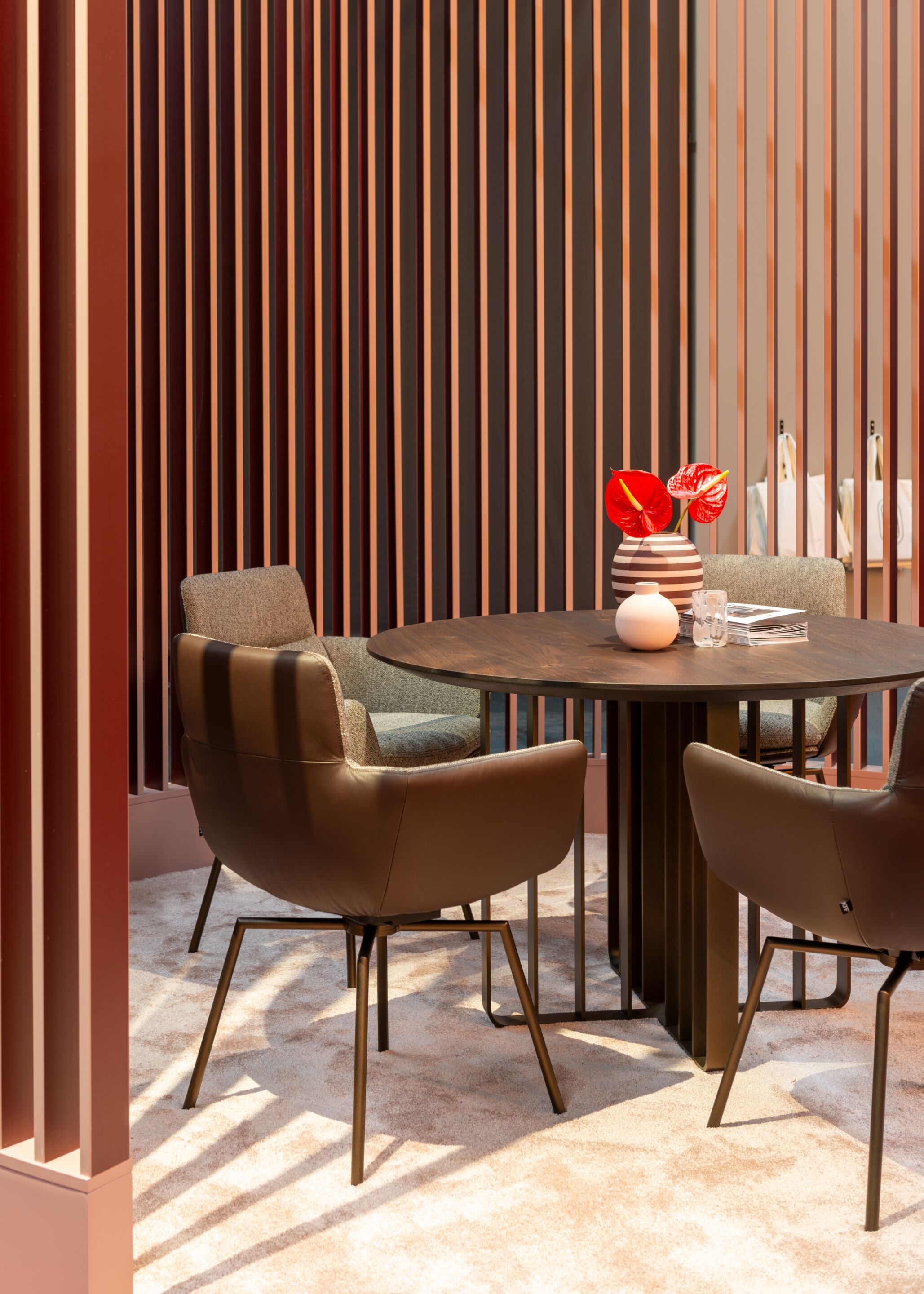 Мягкий стул с крестообразной рамой и подлокотниками KFF Faye ARCH-00134301 - Вид №16