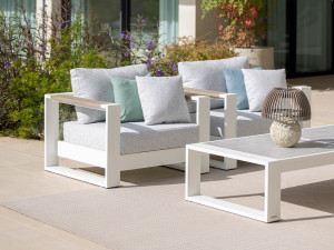 Тканевое садовое кресло с подлокотниками