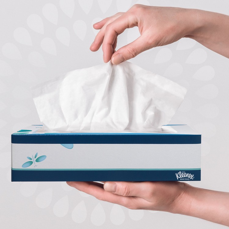 8824 Kimberly Clark Салфетки косметические для лица Kimberly Clark Professional Kleenex 8824 К1 20х20 3-слойные 12 пачек по 72 листа белый  - Вид №1