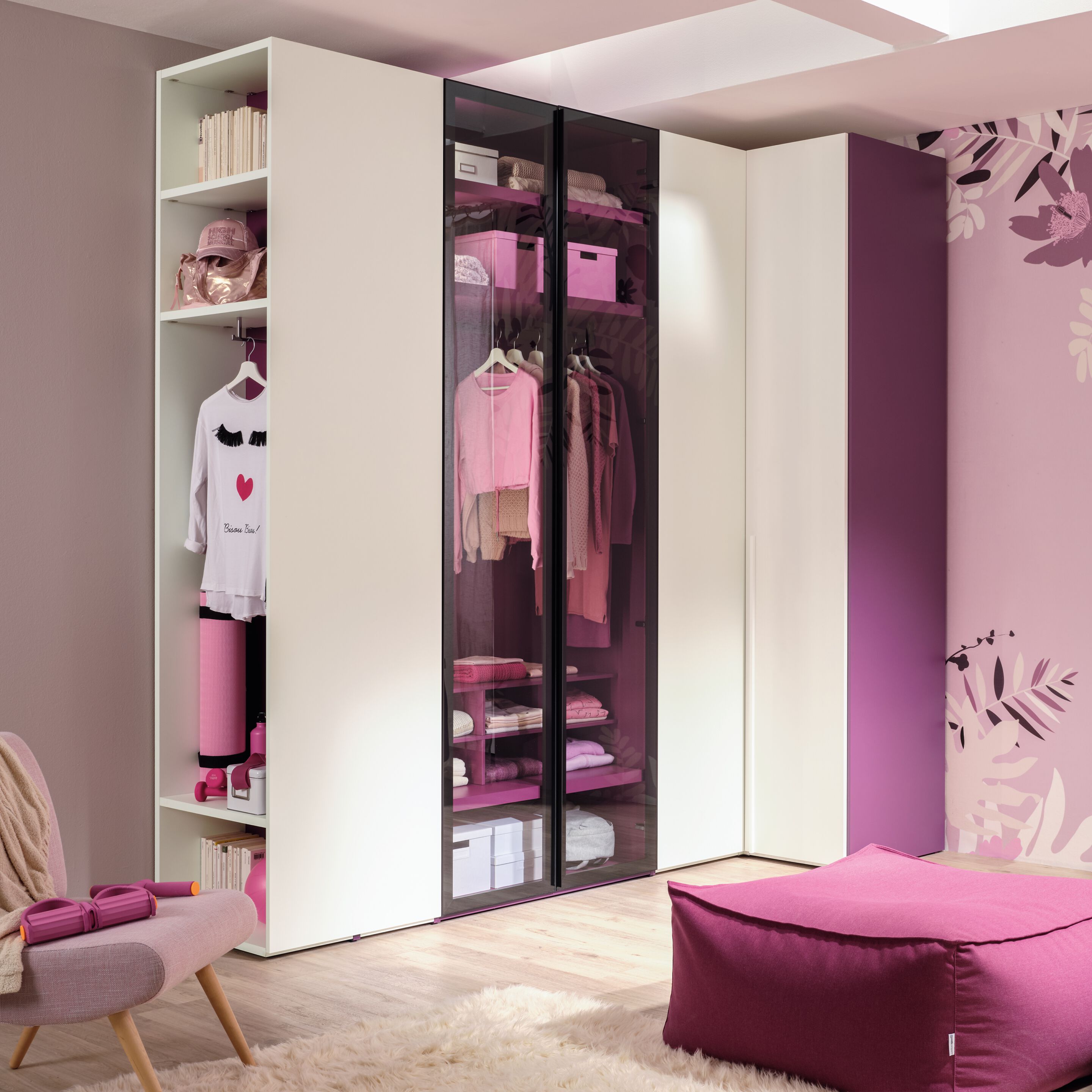 Спальня с угловым шкафом и стеклянными дверцами Moretti Compact YC312 ARCH-00082514 - Вид №1