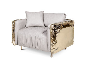 Кожаное кресло с подлокотниками