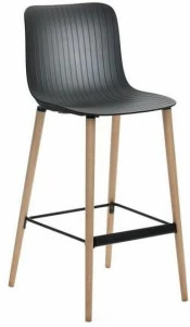 Segis Высокий табурет из полипропилена со спинкой и подставкой для ног Dragonfly