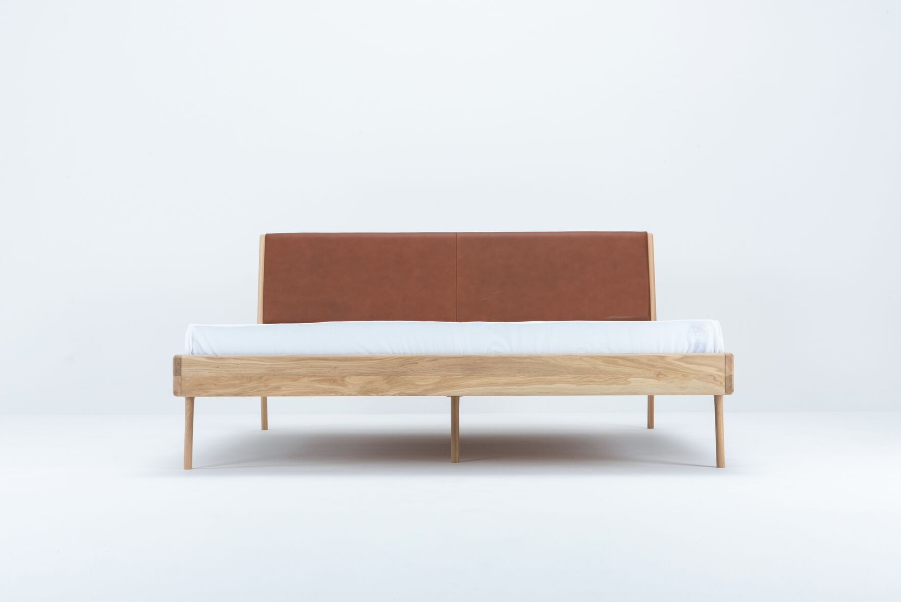 Дубовая двуспальная кровать Gazzda Fawn ARCH-00085993 - Вид №53