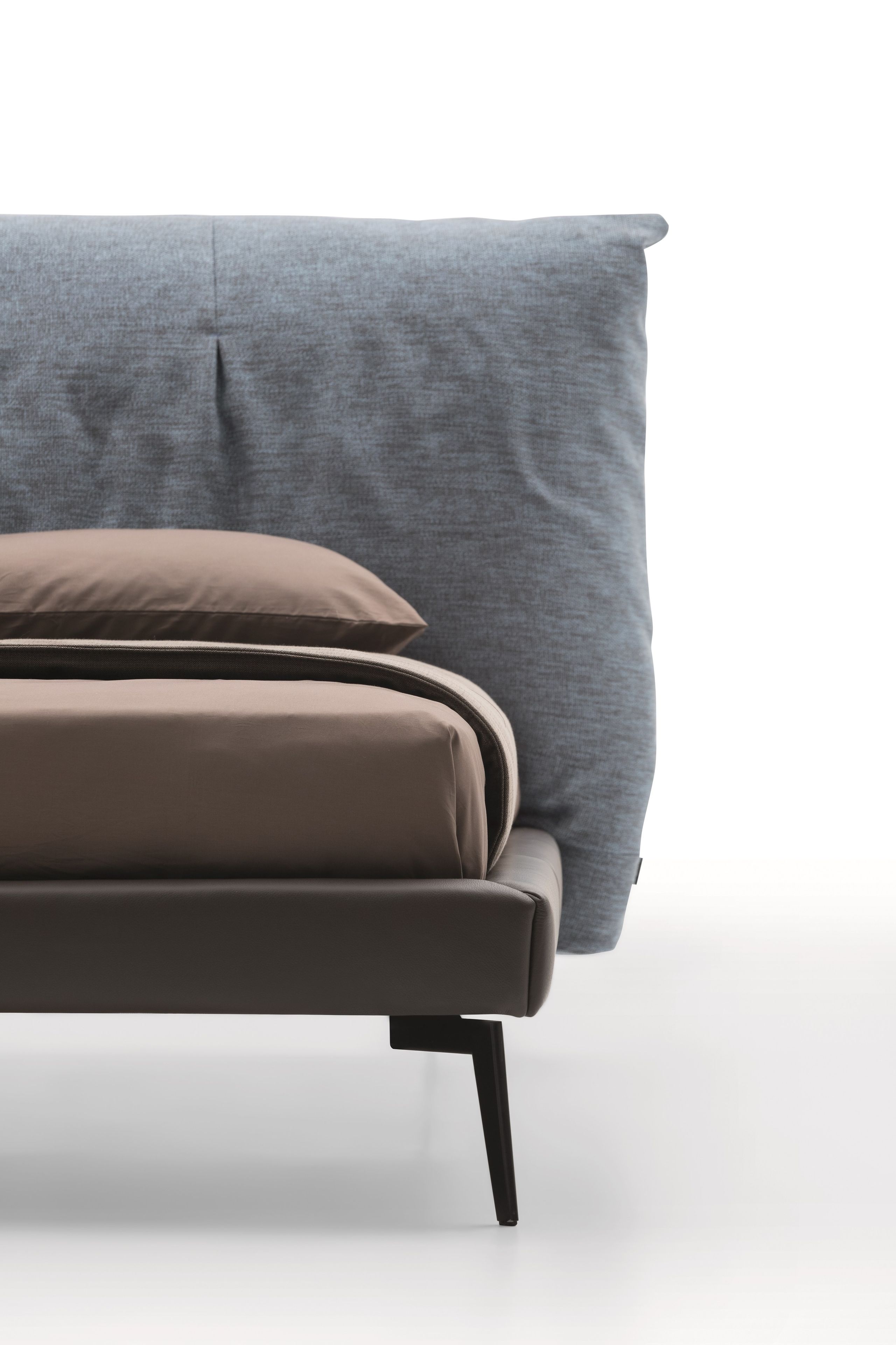 Двуспальная кровать с мягким изголовьем Ditre Italia Papilo ARCH-00111711 - Вид №3