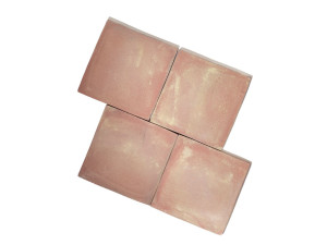 Открытый кирпичный пол