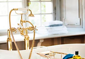 Gentry Home Bridge basin mixer two tap holes 200mm Mayfair Темное золото GH100617 - Вид №1