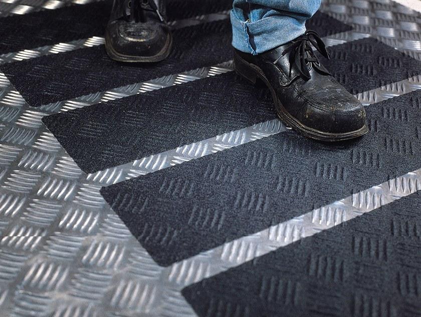 3M Italia Нескользящая обработка пола Safety-walk™ 3M Company sun-id-1376351 - Вид №1