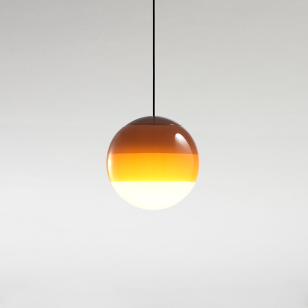 086144 Люстра 30 - 24V янтарная длинный шнур Marset Dipping Light  - Вид №1
